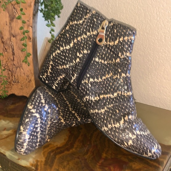 TOPSHOP Vegan Ankle Boots Grey & Cream Snake Block Heel, inside Zipper. 38 EUC - Picture 1 of 16